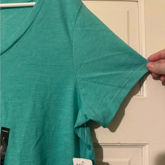 Torrid girlfriend signature Jersey V-Neck tee - Picture 6 of 6